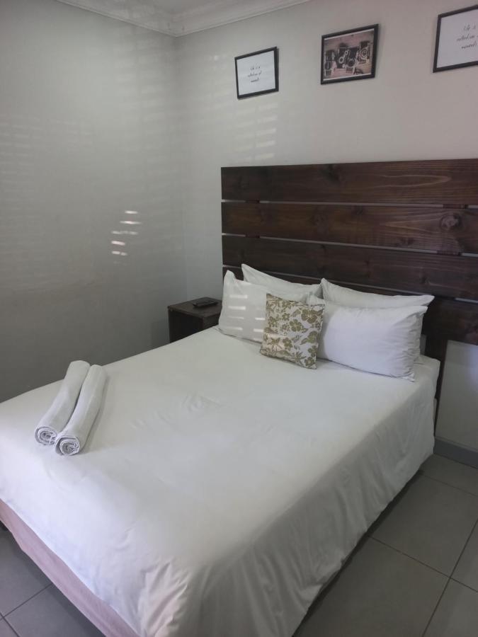 Triple9 Hatfield Guesthouse Pretoria-Noord Exterior foto