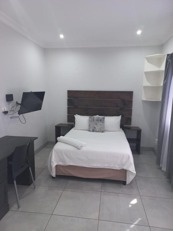 Triple9 Hatfield Guesthouse Pretoria-Noord Exterior foto